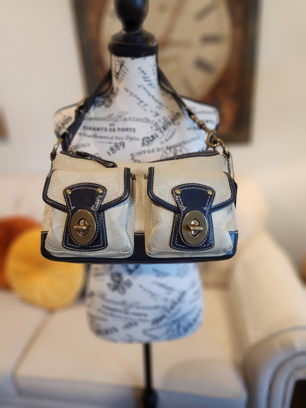 F13102 Coach Legacy Tan and Black Handbag Excellent Condtion.